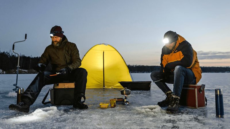 Overview of ice fishing gamble game